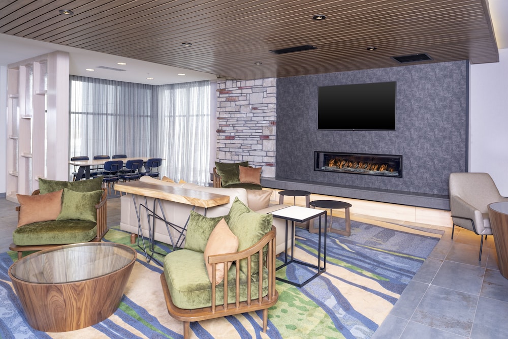 Fairfield Inn & Suites by Marriott Fair Oaks Farms - photo 4