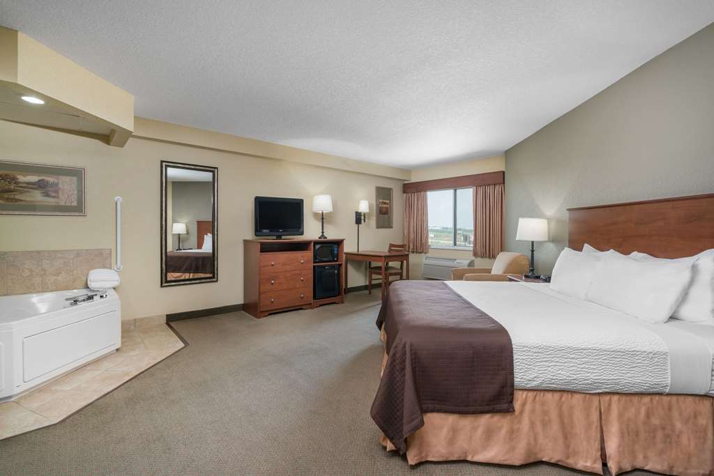 AmericInn by Wyndham Newton - photo 17