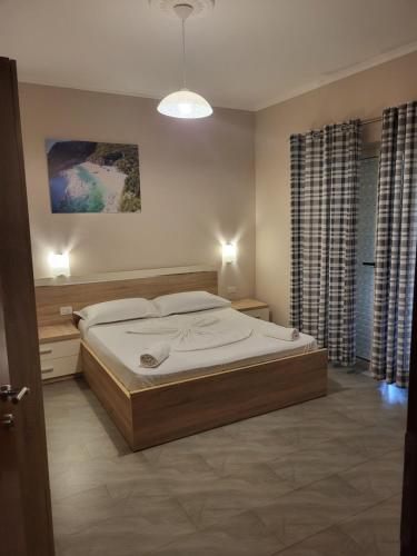 Augustus Hotel — Himare — photo 2