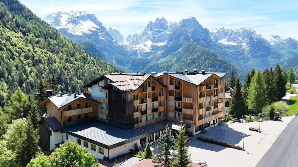 Hotel Lorenzetti in Pinzolo, Italy
