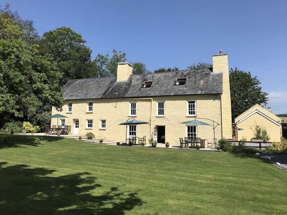 Tŷ Mawr Country Hotel in Carmarthen, United Kingdom