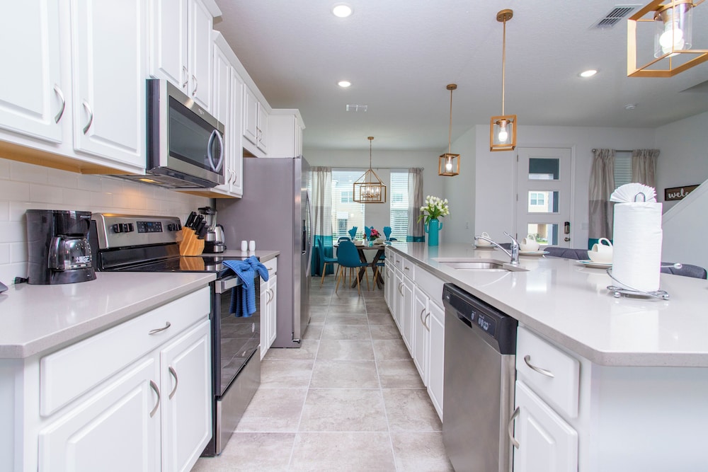 Splendid 3 Bd Close to Disney w Surf Park Solara Resort 2190 Kissimmee - photo 4