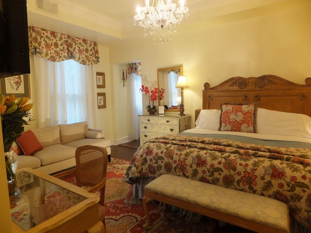 The Kenwood Inn - photo 15
