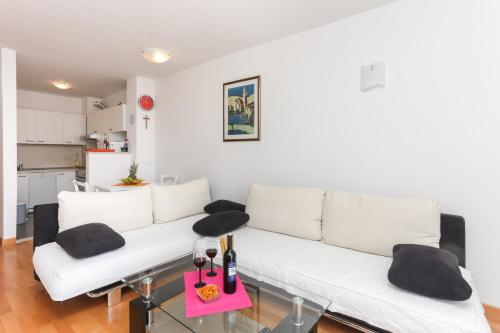 Apartment Maya