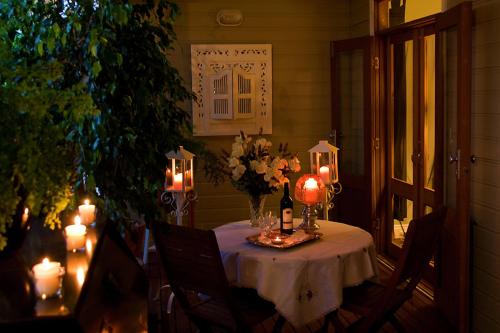 Newcastle's Bed & Breakfast — 5-Star Luxury Hotel in Newcastle, Australia