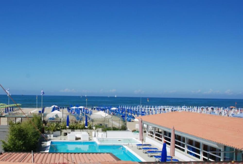Boheme Beachside Apartment — Viareggio — photo 5