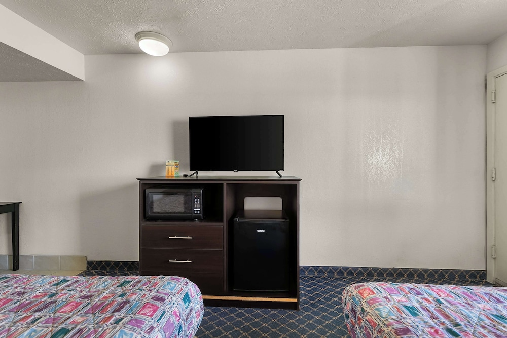 Americas Best Value Inn Lincoln - photo 8