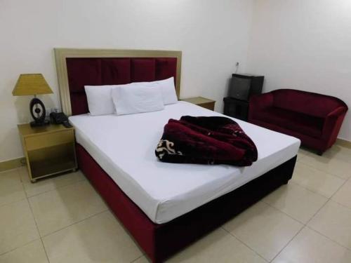 Royal Castle Guest House 6663161 — Rahim Yar Khan