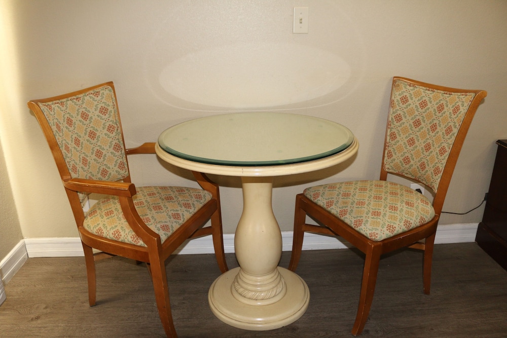Budget Inn Barstow - photo 8