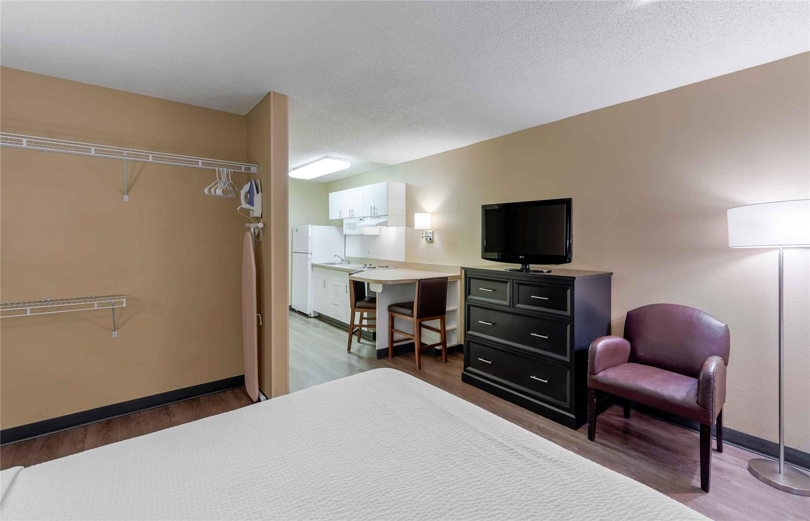Extended Stay America Suites Orange County Cypress - photo 9