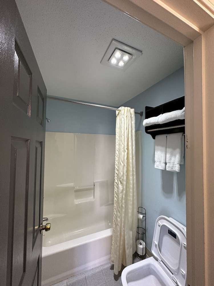 Americas Best Value Inn North Kingstown - photo 5
