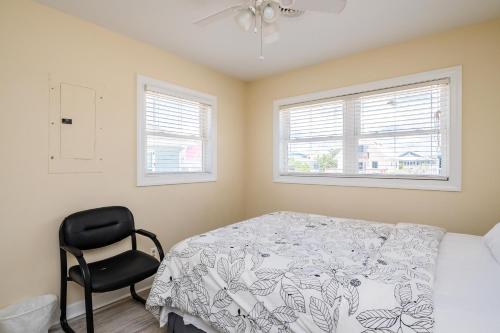 Absolute Beach by Oak Island Accommodations - photo 13