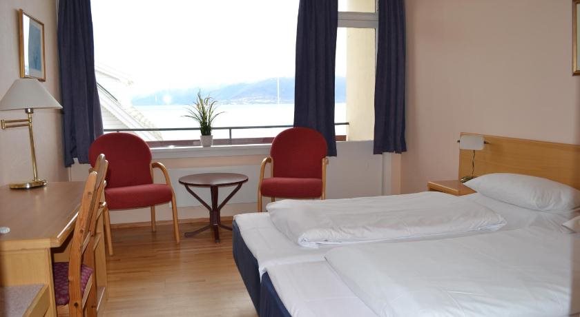 Midtnes Hotel — Balestrand — photo 2