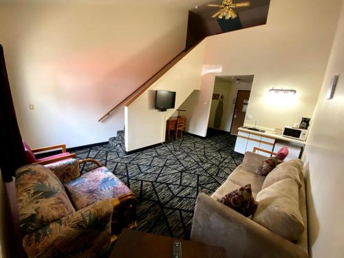 Woodlands Inn & Suites - photo 35