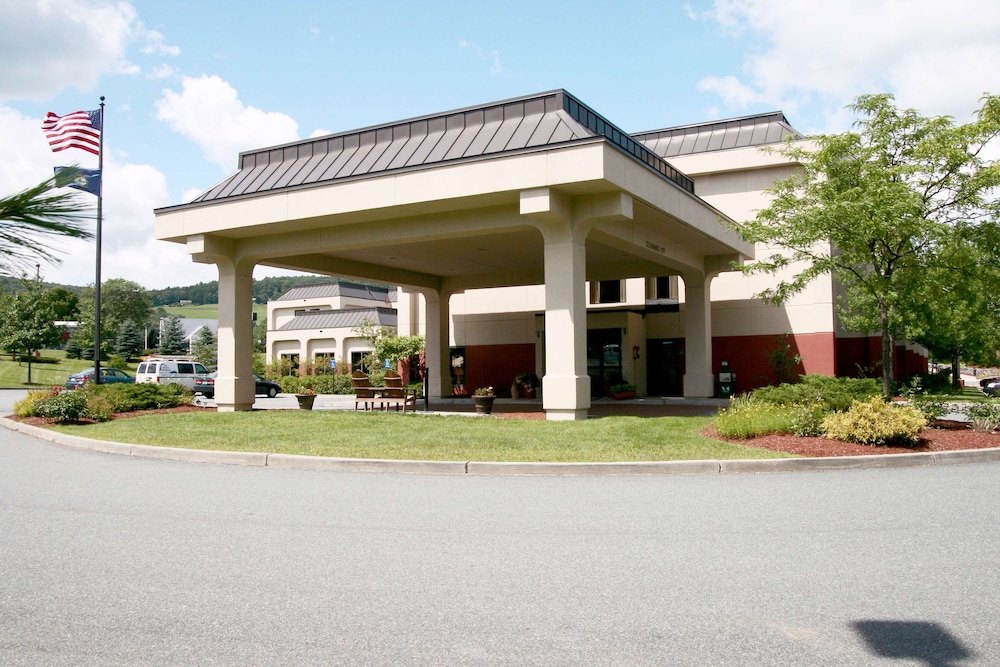 Hampton Inn White River Junction - photo 33