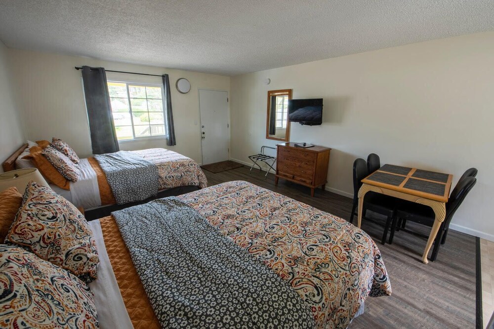 Pacific City Inn - photo 17