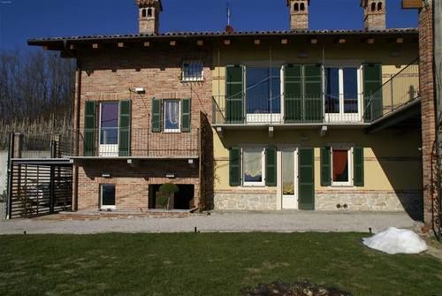 Bricco Torricella Residence — 4-Star Luxury Hotel in Monforte D'alba, Italy