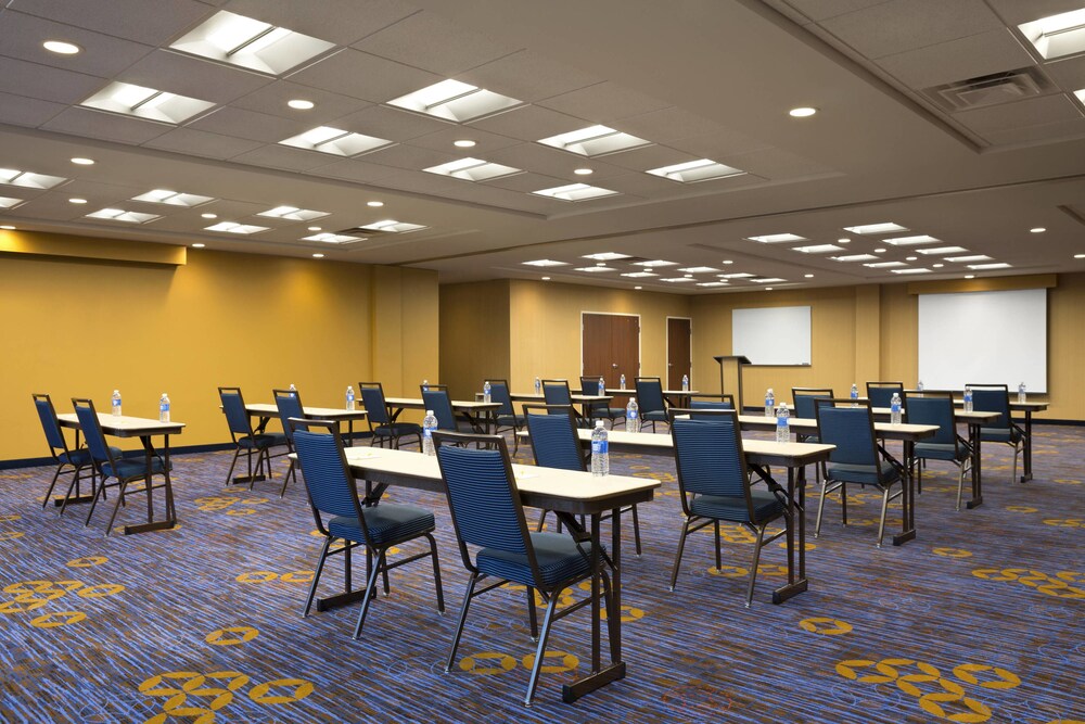 Courtyard by Marriott Little Rock North - photo 25