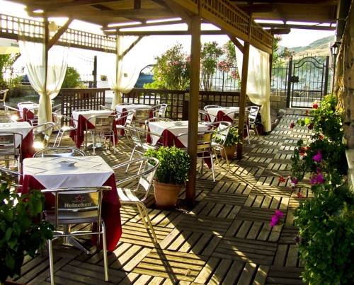 Hotel Miramare — hotel in Bosa