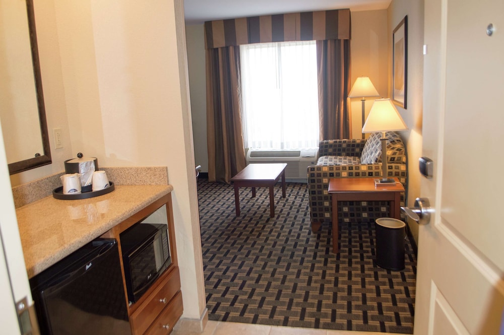 Hampton Inn & Suites Columbia at University - photo 16