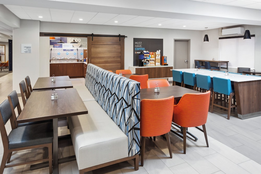 Holiday Inn Express Cleveland Airport Brookpark by IHG - photo 52