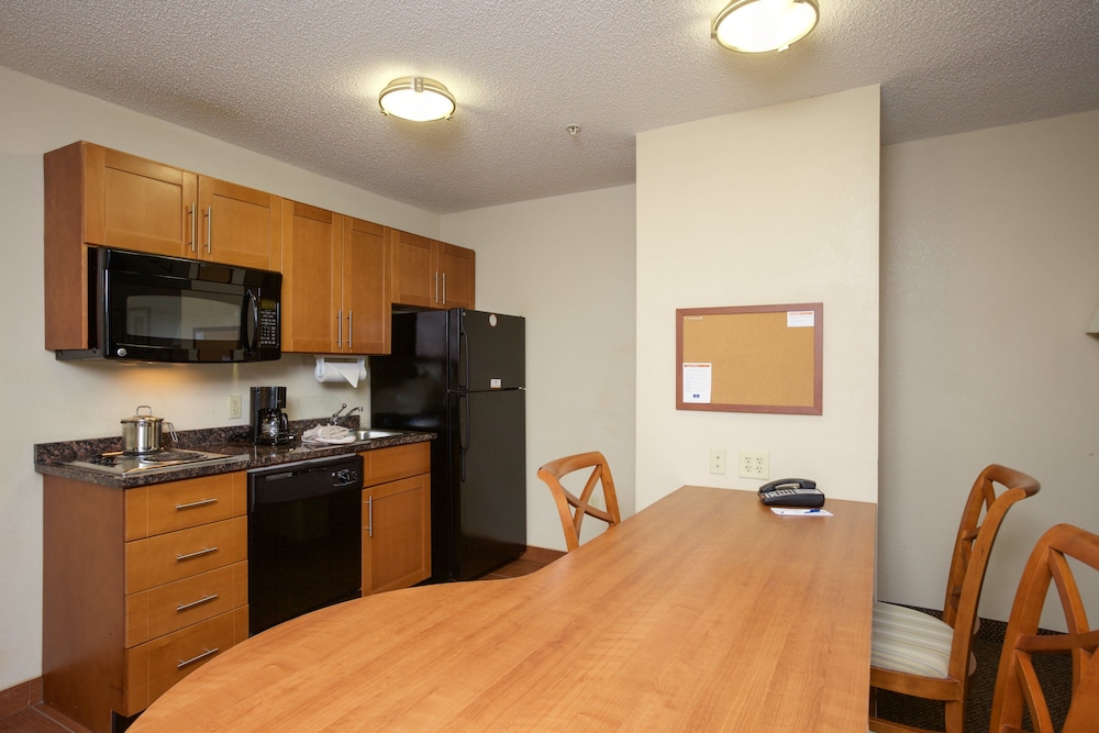 Candlewood Suites Richmond Airport by IHG - photo 10