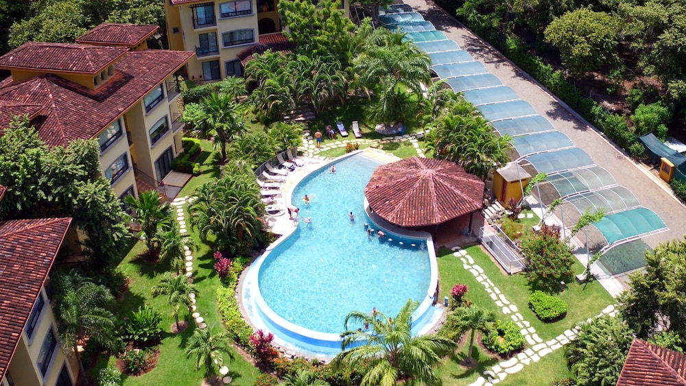 The Oaks Tamarindo Pool Front Condominiums fast wifi — 5-Star Luxury Hotel in Belen, Costa Rica