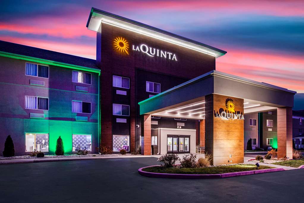 La Quinta Inn & Suites by Wyndham Elkhart - photo 2