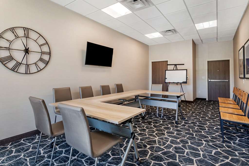 Comfort Suites Grandview Kansas City - photo 36
