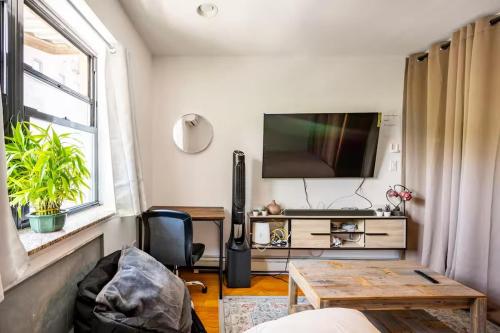 Best Location In Queens Everything Is Near By Private Room Laguardia Airport 10Min — hotel in Queens