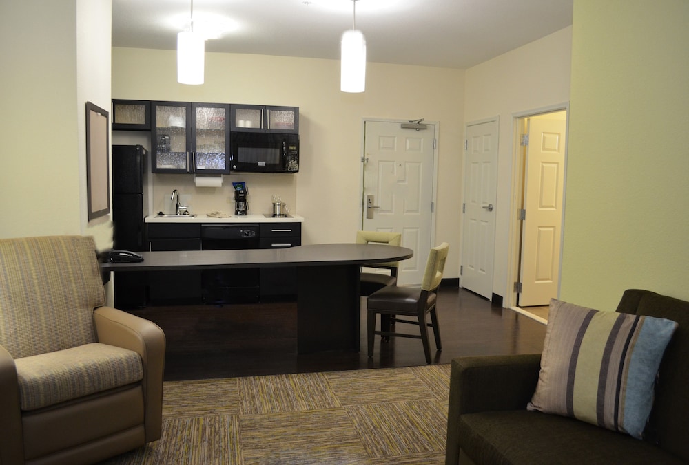 Candlewood Suites Greenville an IHG Hotel - photo 3