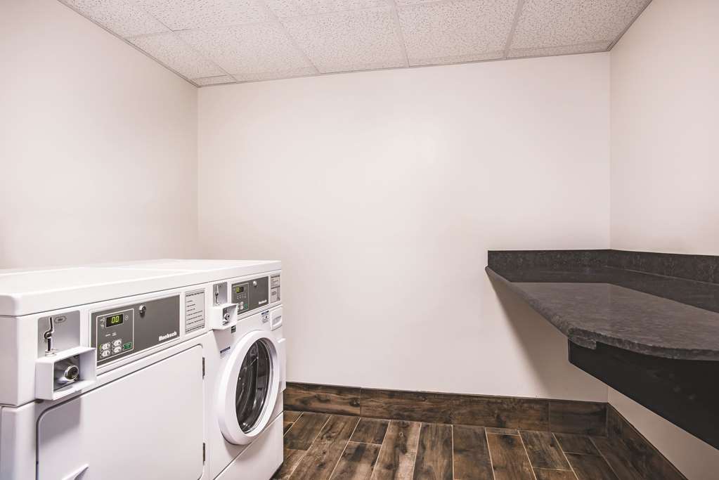 La Quinta Inn & Suites by Wyndham Chambersburg - photo 24
