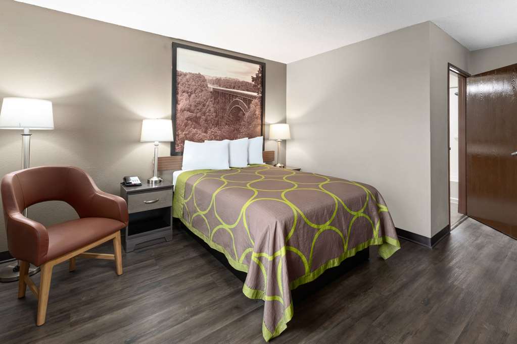 Super 8 by Wyndham Summersville New River National Park - photo 10