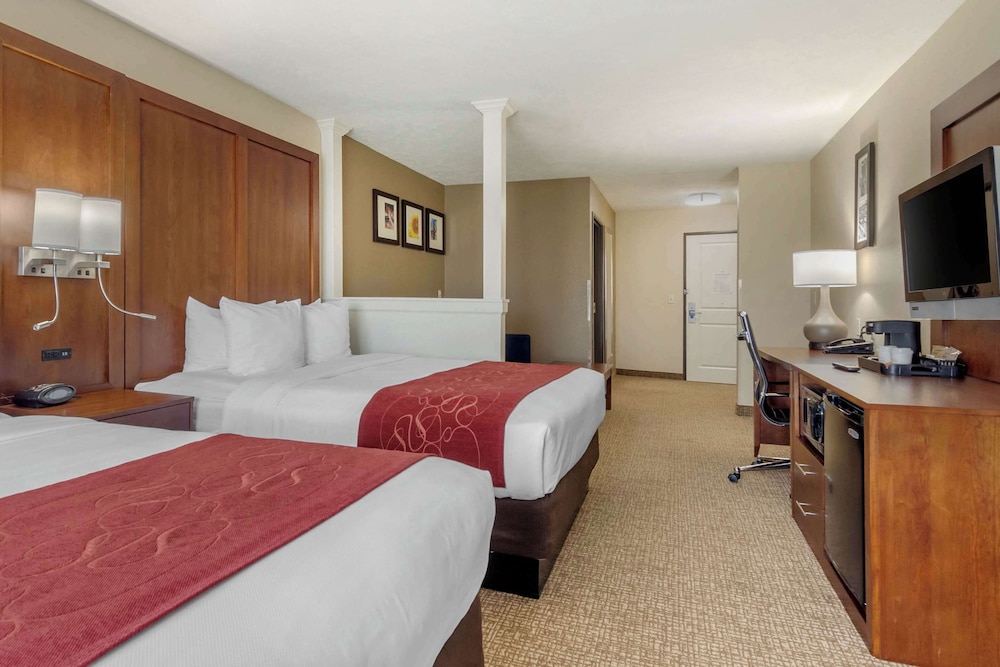 Comfort Suites Speedway Kansas City - photo 8