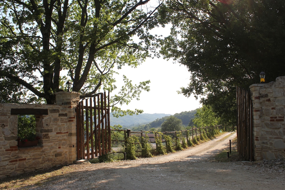 La Tenuta Resort Agricolo pet-friendly hotel Casaprota
