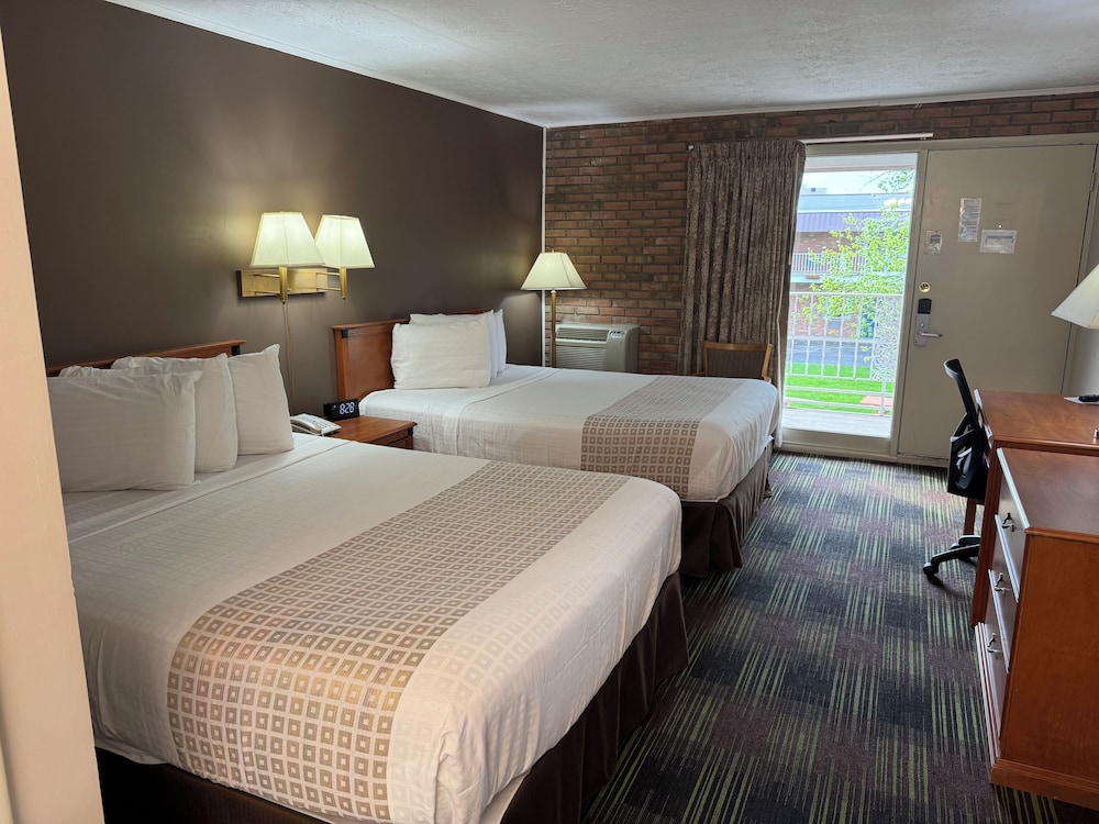 South Shore Inn - photo 3