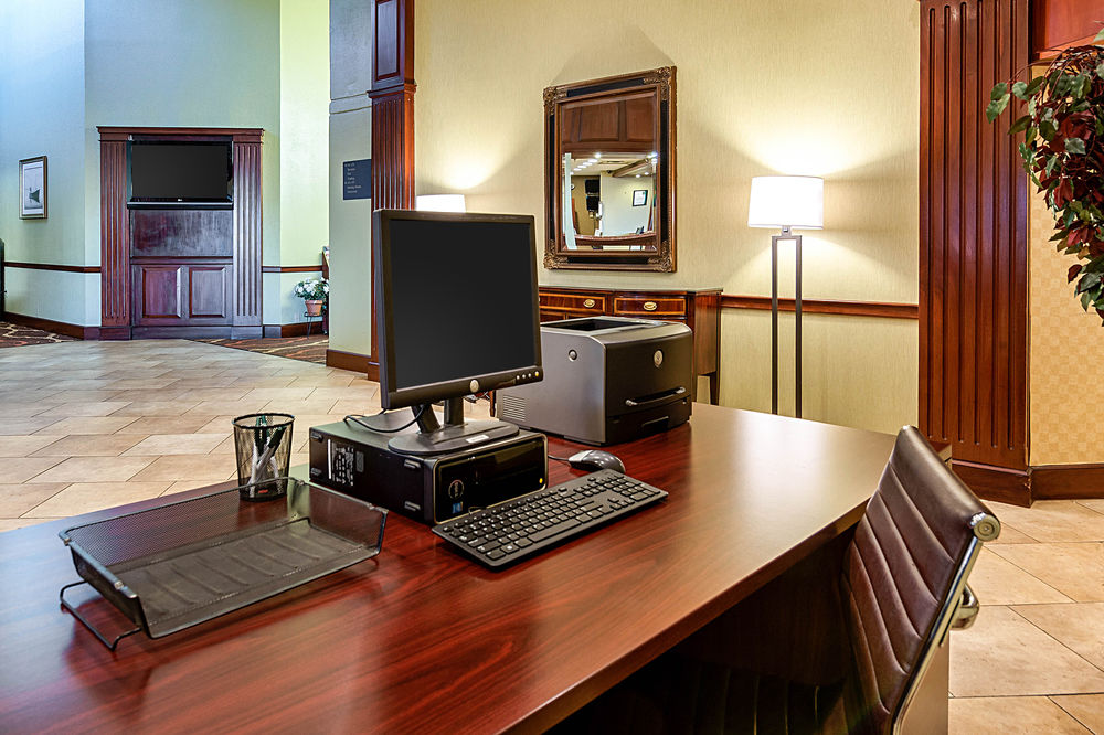 Clarion Inn & Suites By Hampton Convention Center - photo 30