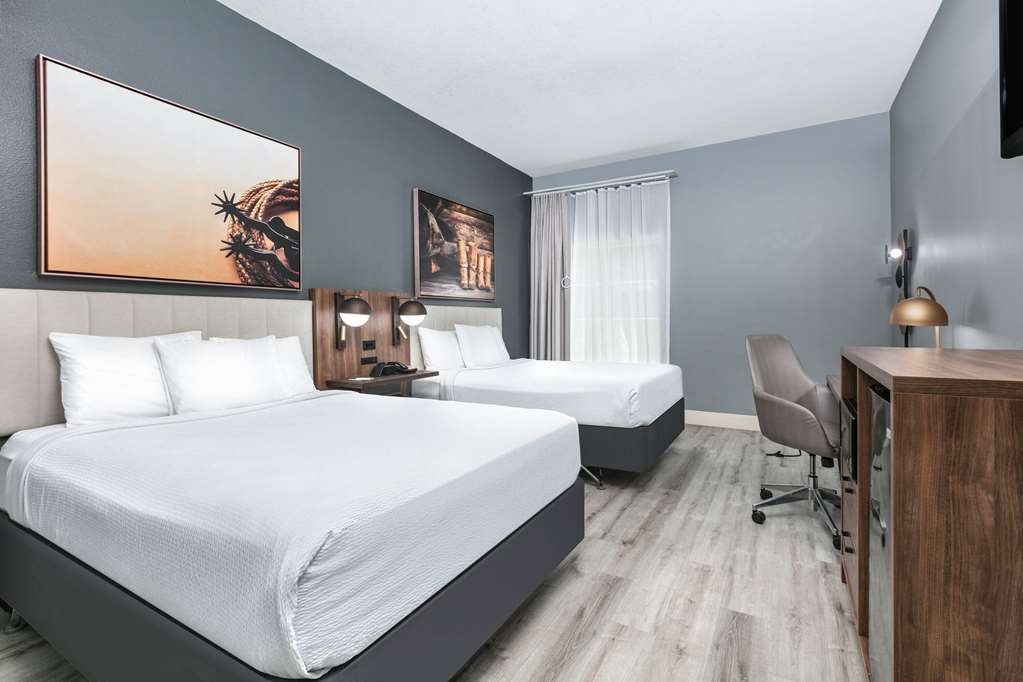La Quinta Inn & Suites by Wyndham Decatur - photo 18