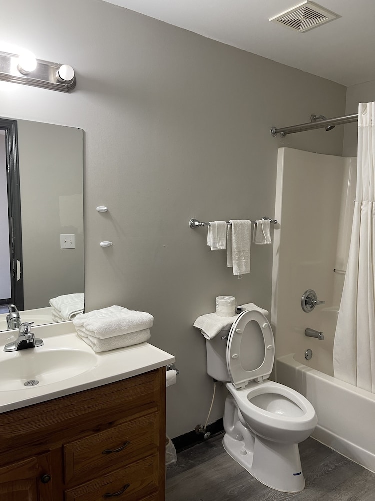 High Falls Inn and Suites - photo 12