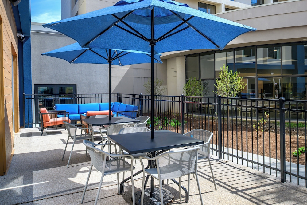 Hampton Inn by Hilton St. Louis Airport - photo 80