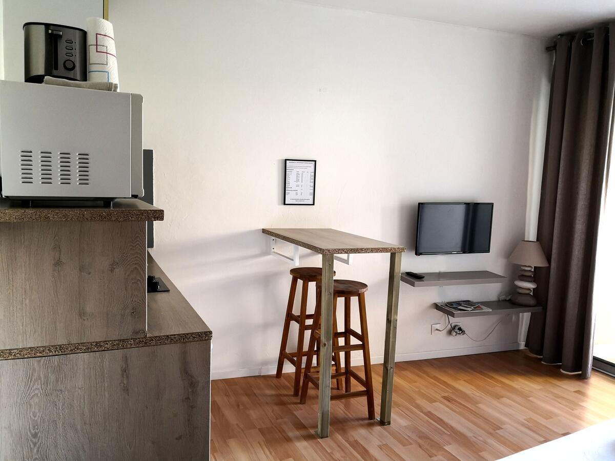 Studio Neuf Cannes Marina Jardin & Piscine Privee — hotel in Mandelieu-La-Napoule