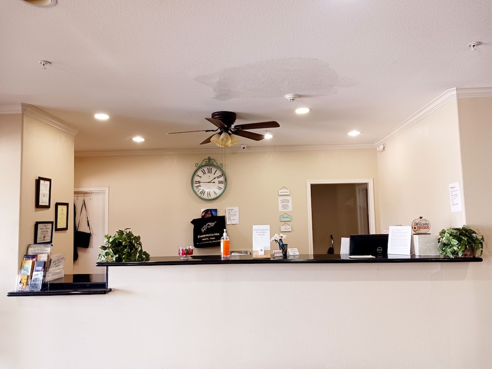 Yorktown Inn And Suites - photo 3