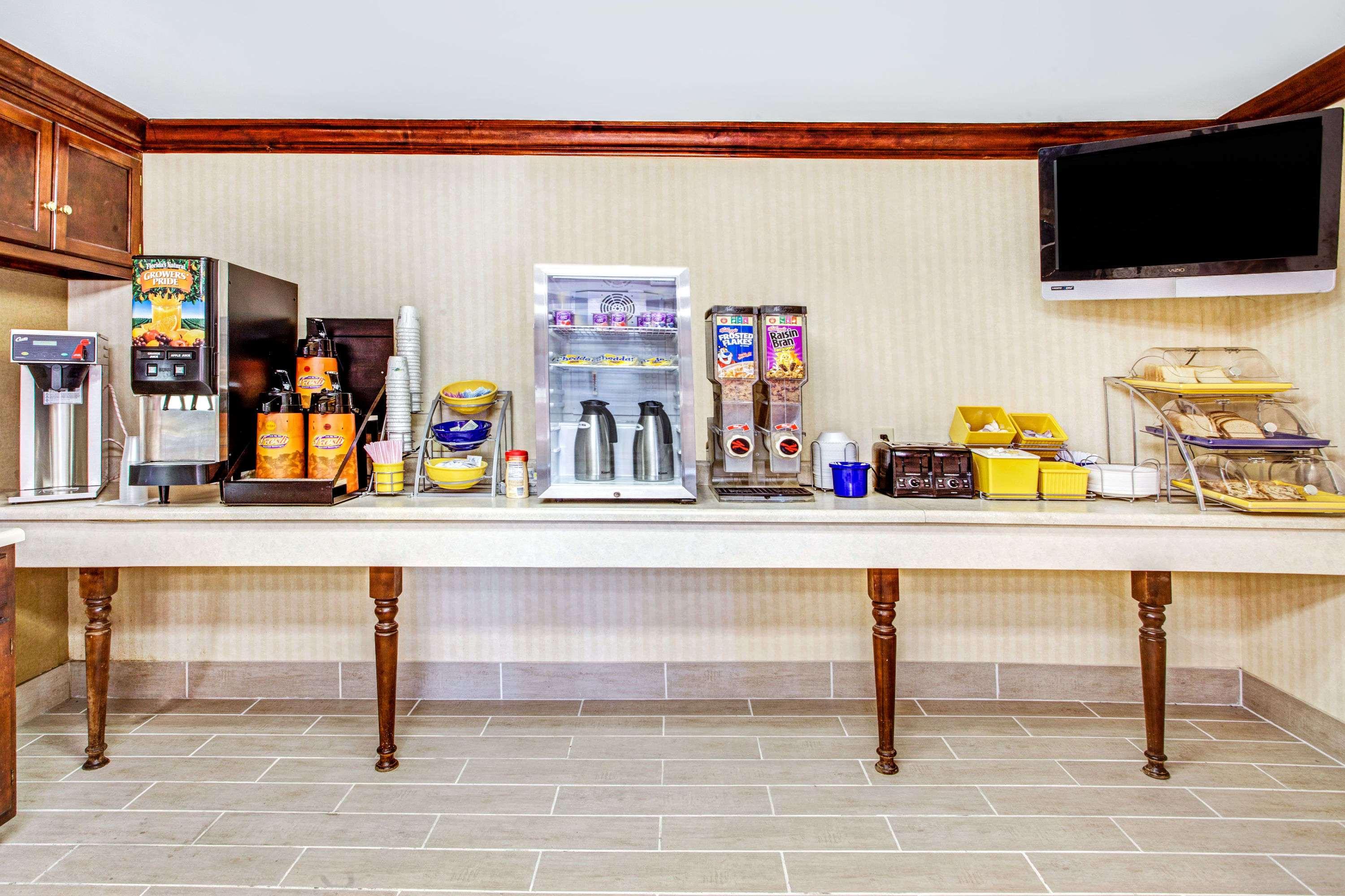 Days Inn by Wyndham Kennesaw - photo 13