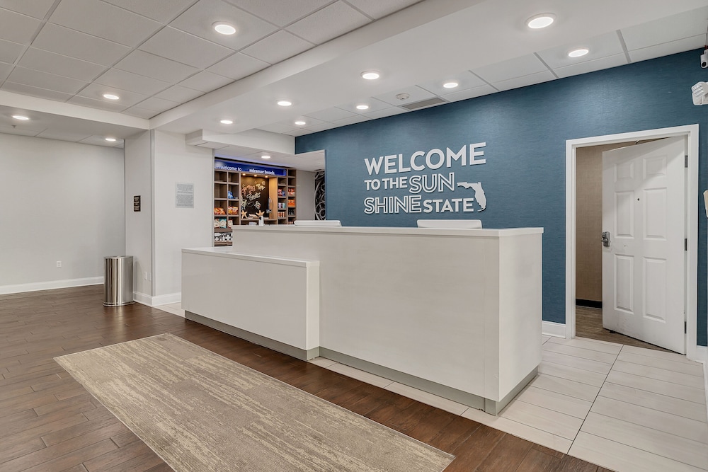 Holiday Inn Express and Suites Destin Miramar Beach by IHG - photo 5