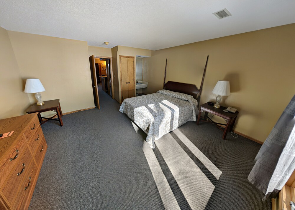 The Lodge Resort Hotel - photo 10