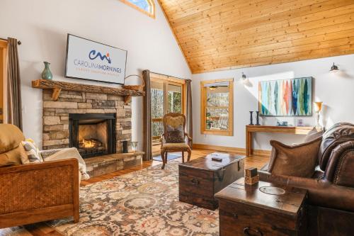 Serenade Shores by Carolina Mornings — 4-Star Luxury Hotel in Hendersonville, United States
