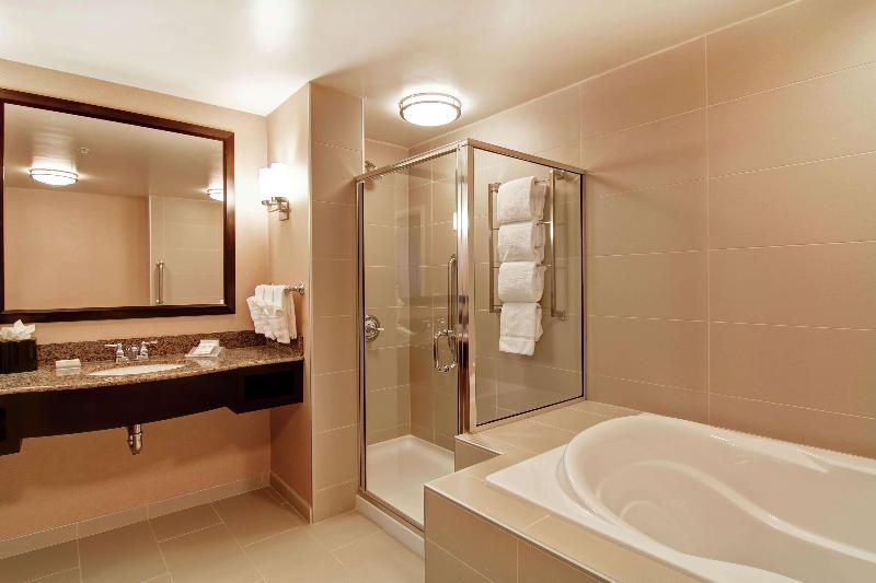Hilton Garden Inn Woodbridge - photo 71