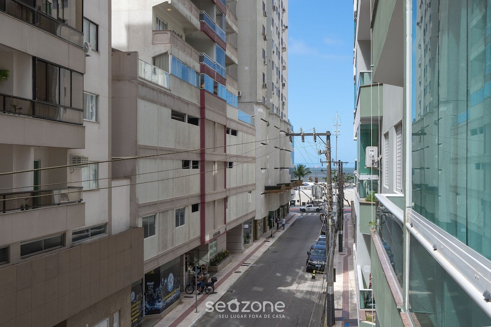 3BR apt 110m to Beach Near BC Sights Drb0205