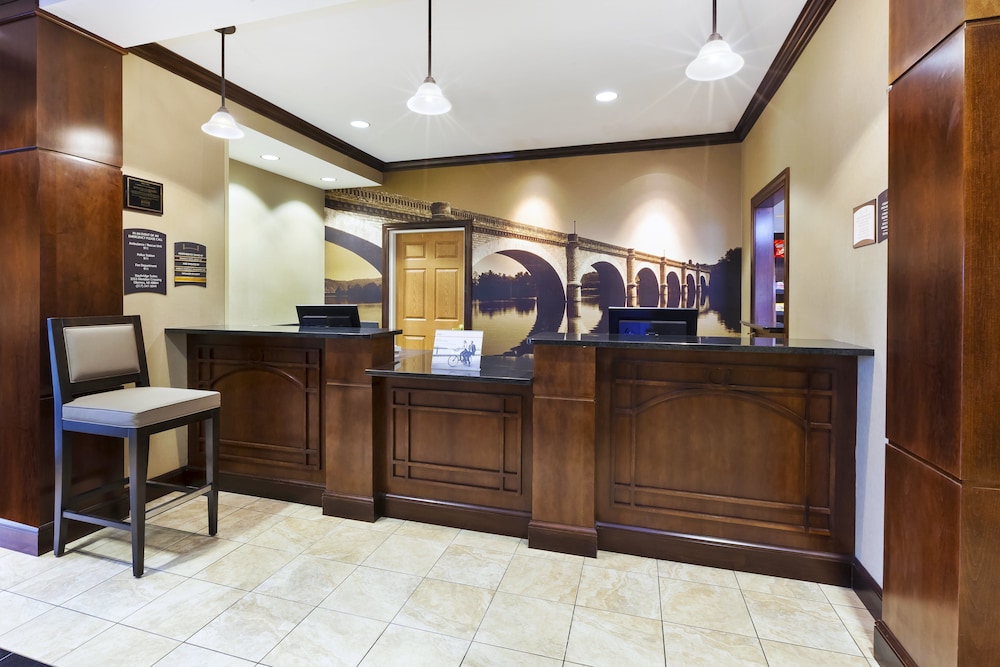 Staybridge Suites Lansing Okemos - photo 42