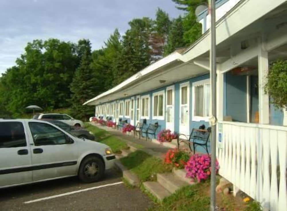 Carla's Inn - featured photo